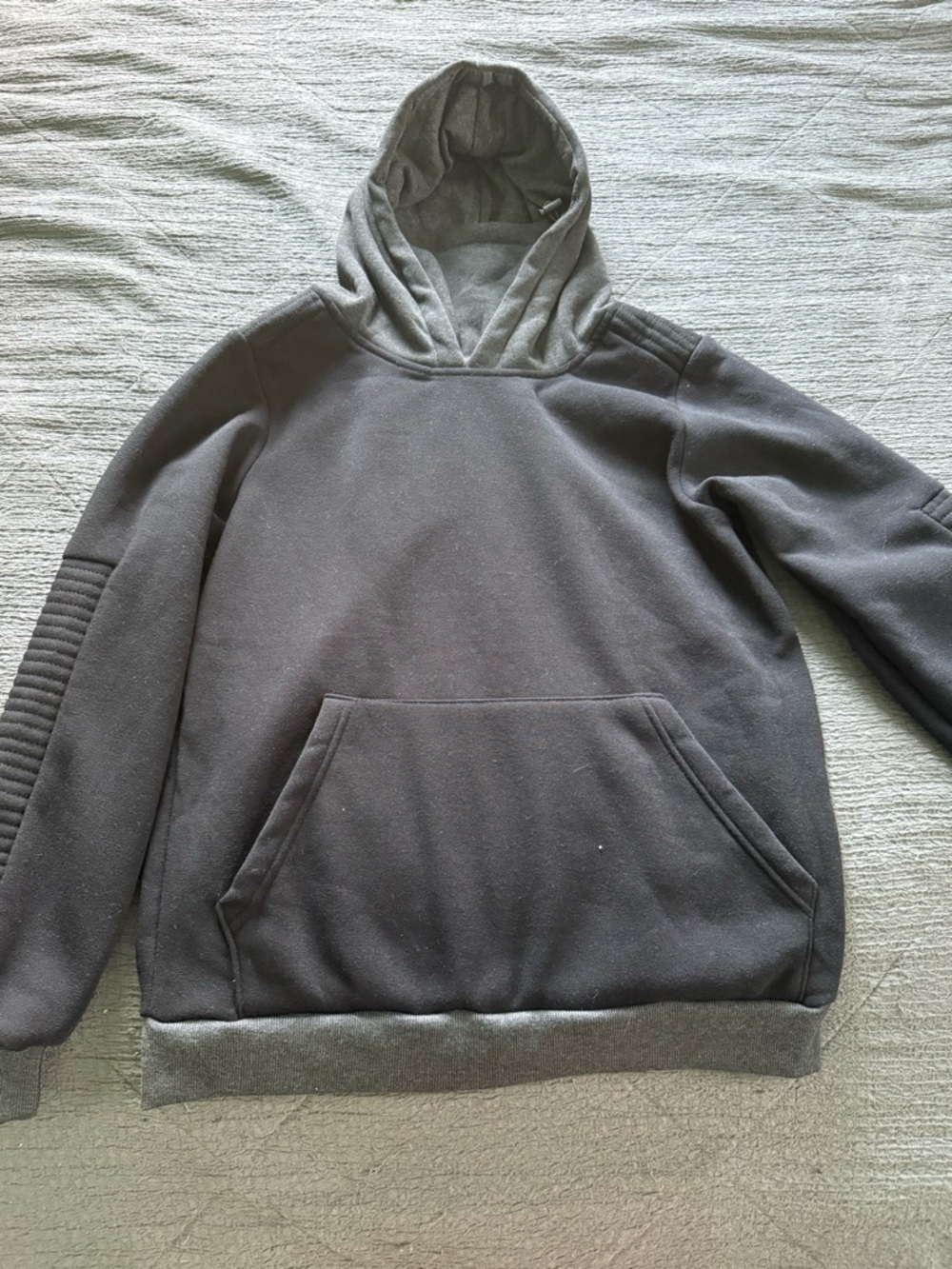 Women's Cozy Gray Pullover Hoodie with Kangaroo Pocket
